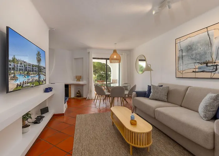 Club 109 Αλμπουφέιρα